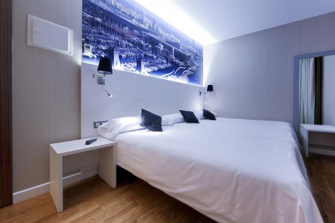 Hostal Bcn Ramblas Барселона Екстериор снимка