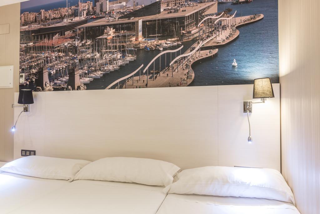 Hostal Bcn Ramblas Барселона Екстериор снимка