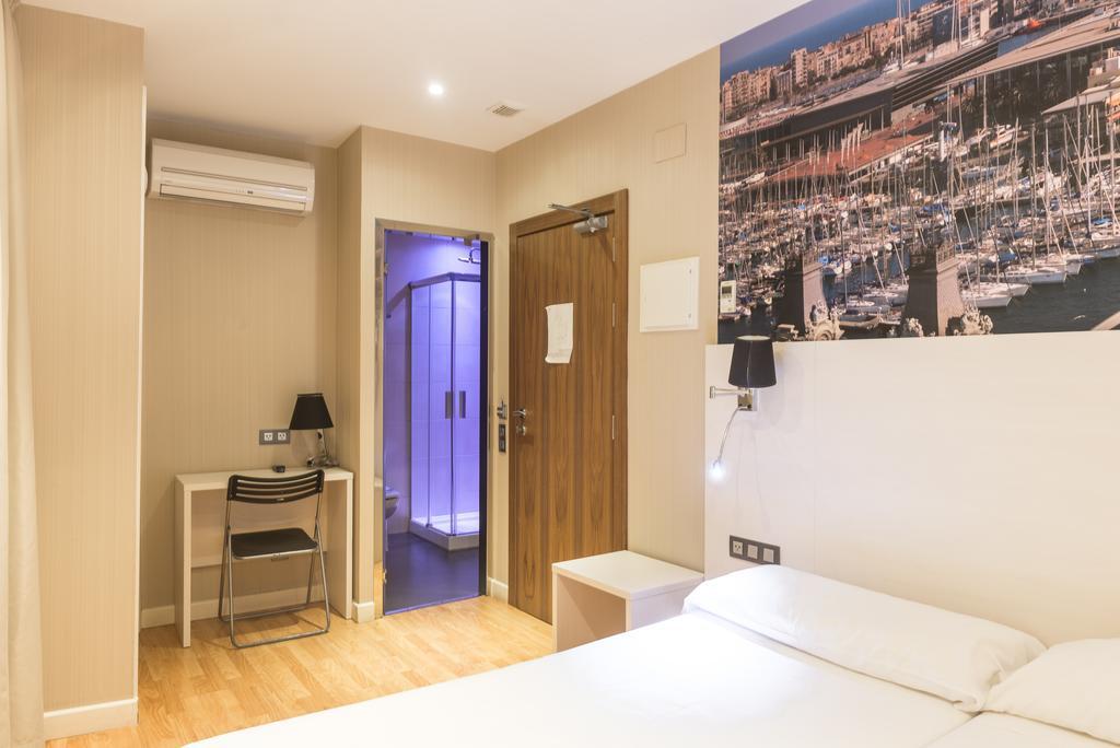 Hostal Bcn Ramblas Барселона Екстериор снимка