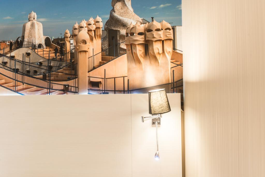 Hostal Bcn Ramblas Барселона Екстериор снимка