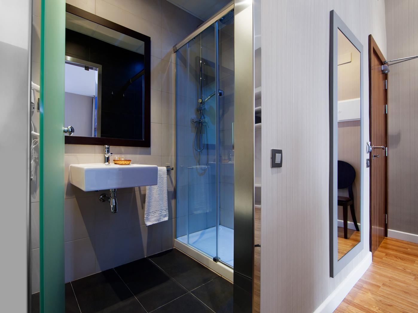 Hostal Bcn Ramblas Барселона Екстериор снимка