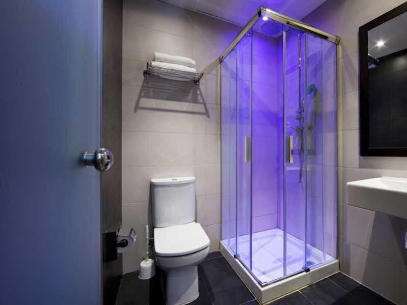 Hostal Bcn Ramblas Барселона Екстериор снимка